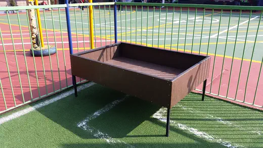 Jardinera — industria del campo con plástico reciclado