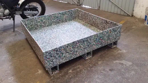 Tarima antiderrames — industria del campo con plástico reciclado