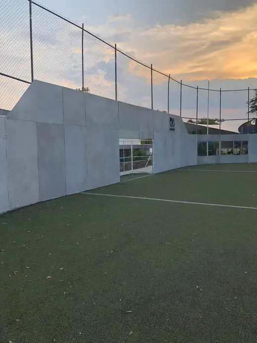 Cancha futbol — canchas y bardas escolares de tabla plástica