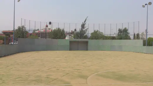 Cancha valladolid — canchas y bardas escolares de tabla plástica