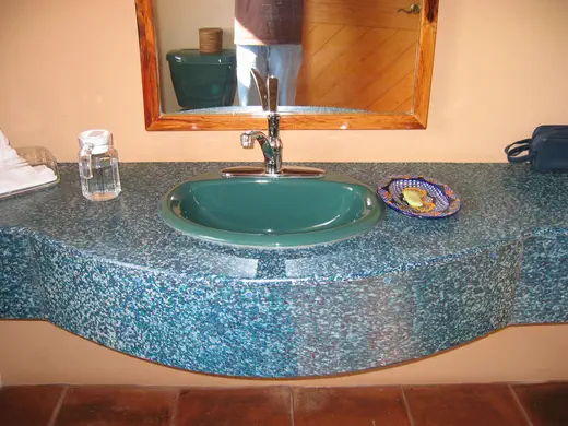 Baños — mobiliario de madera plástica