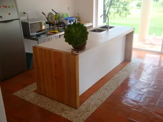 Cocina de lujo 1 — mobiliario de madera plástica