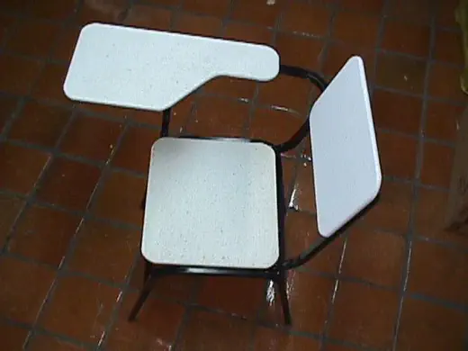 Pupitre 3 — mobiliario de madera plástica